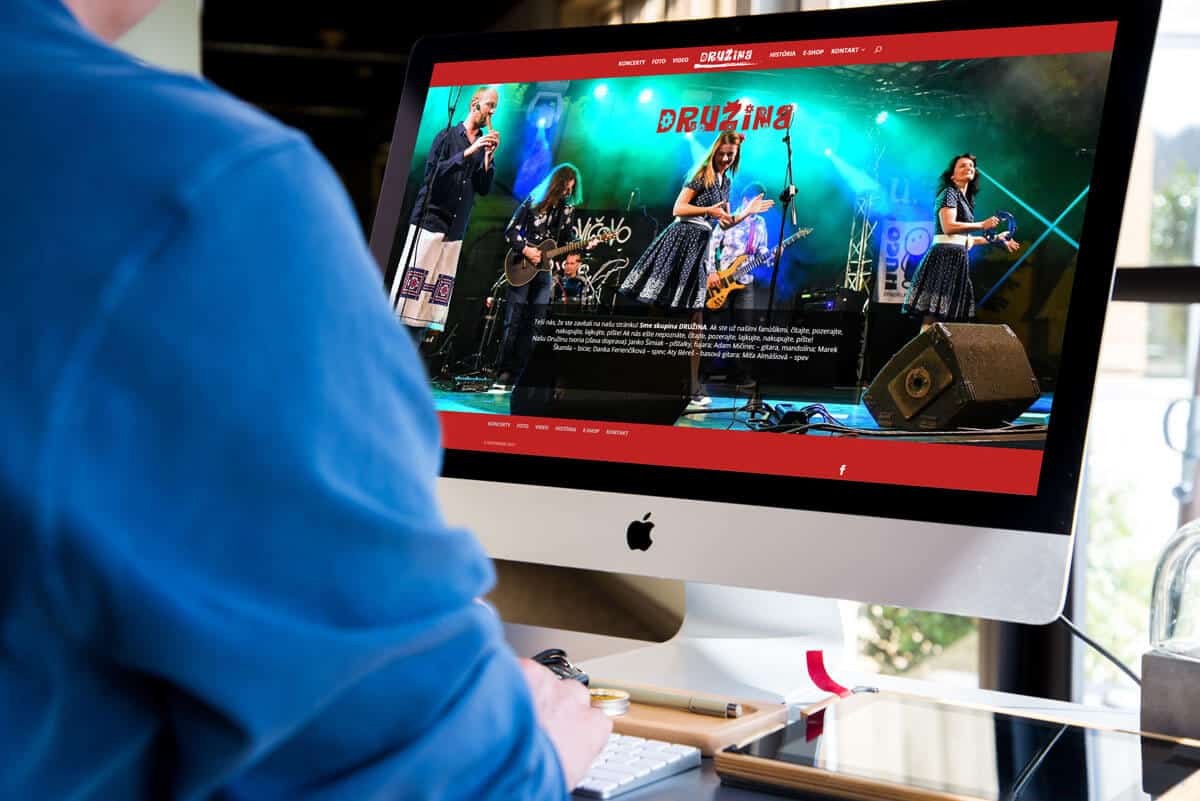 web_druzina_mockup Webstránka Družina - ukážka zobrazenia na monitore Apple